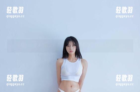 Myung Ah职业装原图，看到我都想立刻跳入职场。